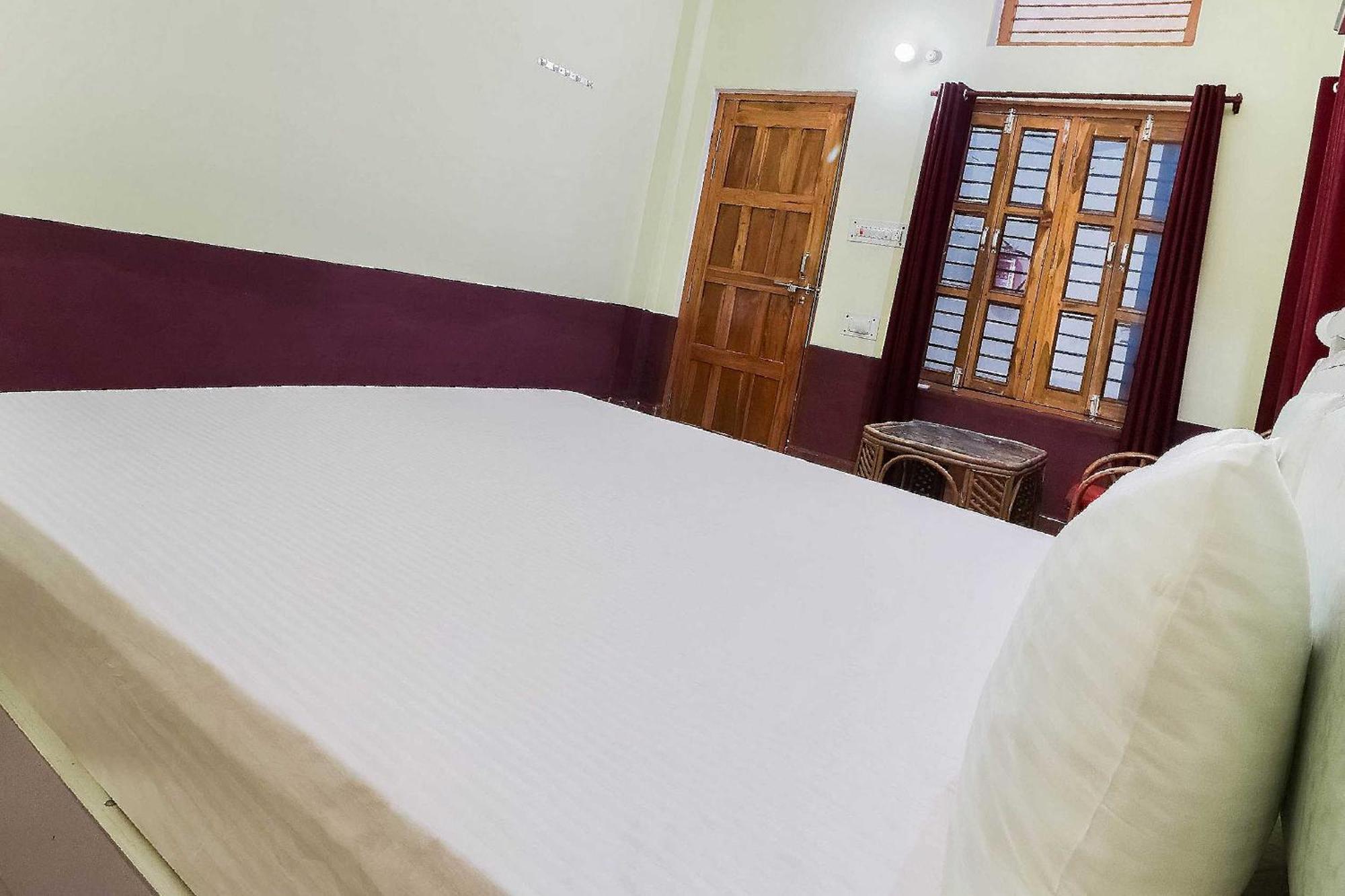 Hotel O Jyotish House Ayodhya Екстер'єр фото